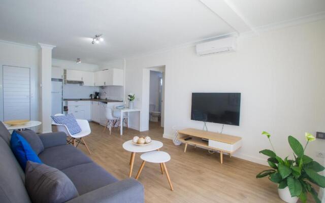 Flower Beach Suite 25