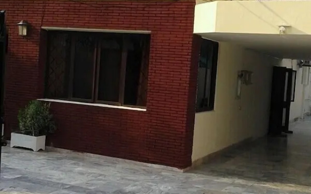 Libra Family Guest House
