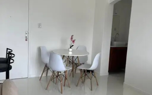 1/4, sala. Porto da Barra.