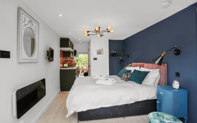 Tiny House, Brighton With Parking