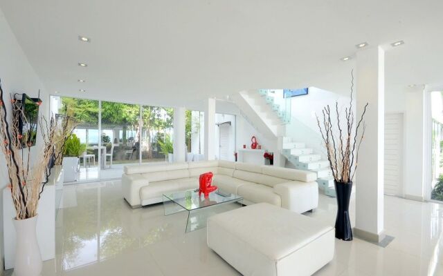 Na Jomtien Beachfront Villa