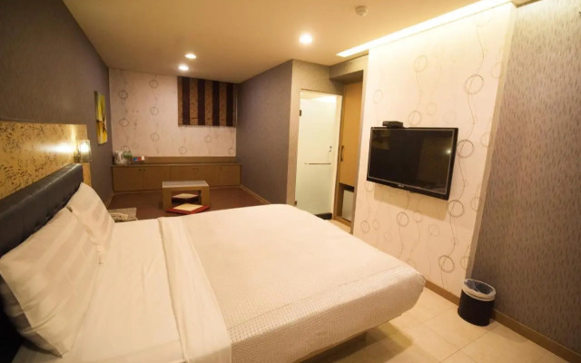 Love Hotel