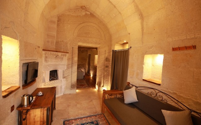 Sarnich Cave Suites
