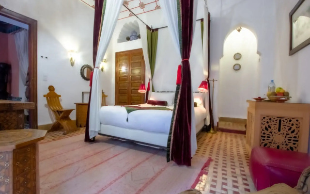 Riad Kaiss by Anika