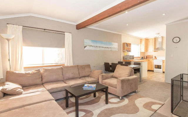 Charvel 2 35 Gippsland Street