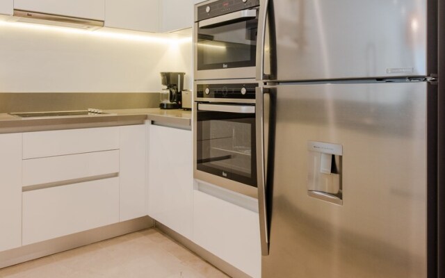 2 Bedroom Apartment Near the Beach