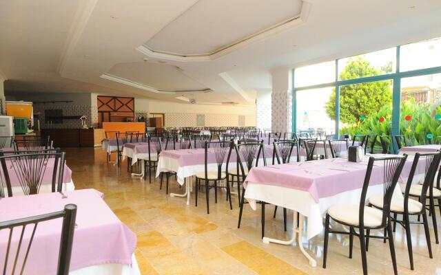 Clover Magic Park Side Otel