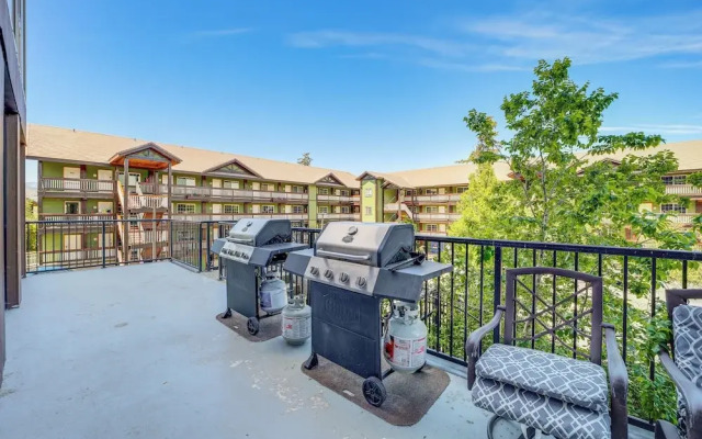 Resort Getaway on Lake Chelan: Pool + Beach Access