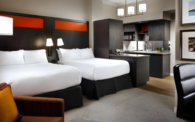 One King West Hotel & Residence