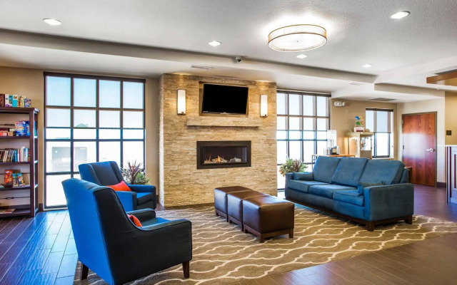 Comfort Inn & Suites