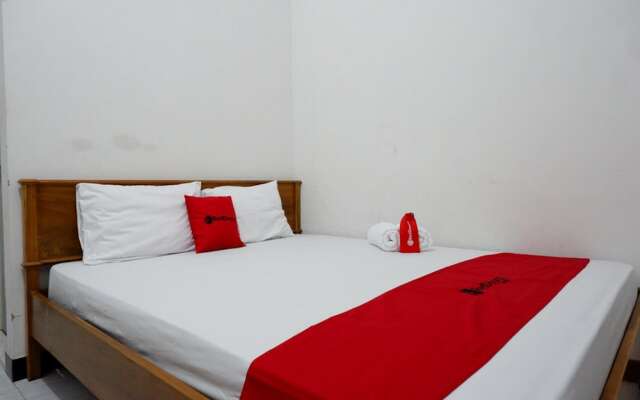 Minang Permai 3 by Reddoorz