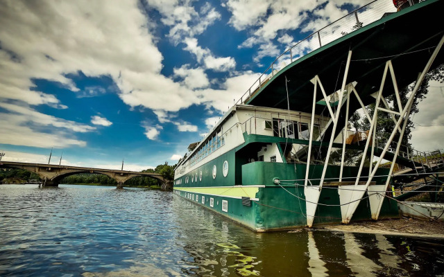 Rohan Boat Prague