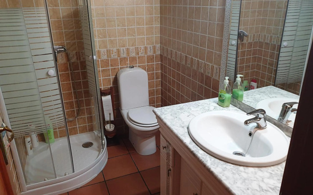 Amplia y luminosa buhardilla & total independencia