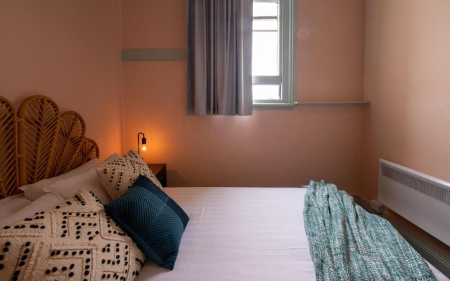 Roamer St Kilda – Guest Rooms – Melbourne