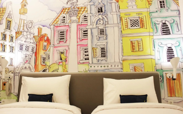 YELLO Hotel Harmoni Jakarta