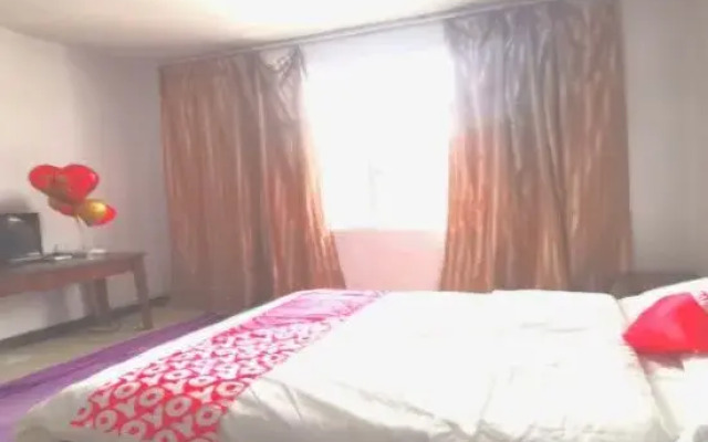 Xiya Bay Hotel (Chuxiong taiyangli Park store)