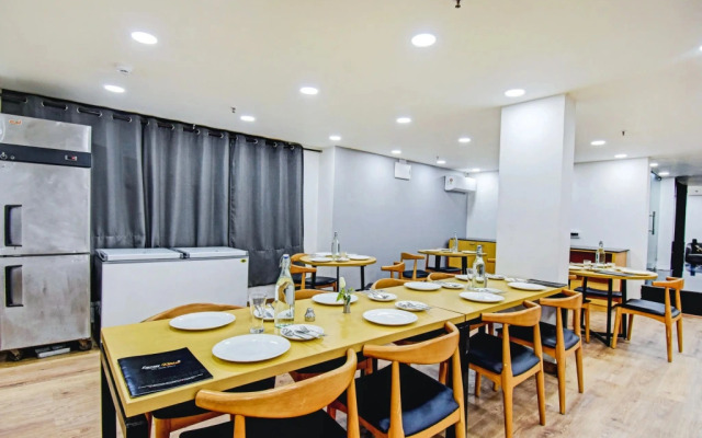 The Royal Retreat by OYO Rooms