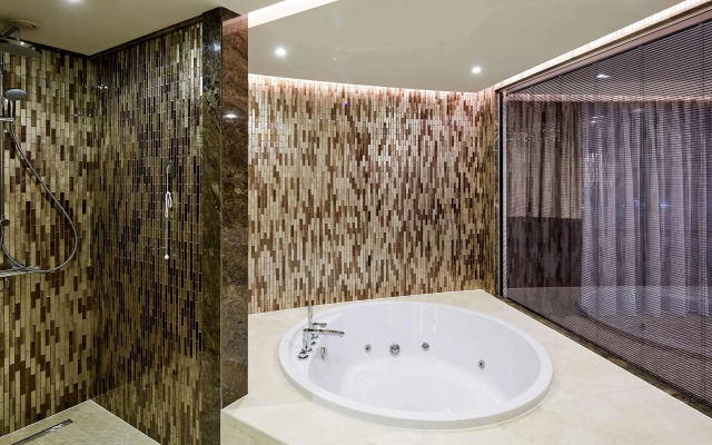 Pullman Istanbul Airport and Convention Center Hotel