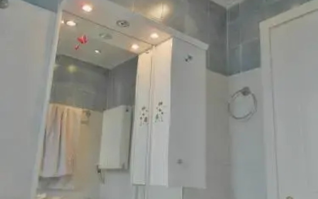 Athens Metro Mall Apart