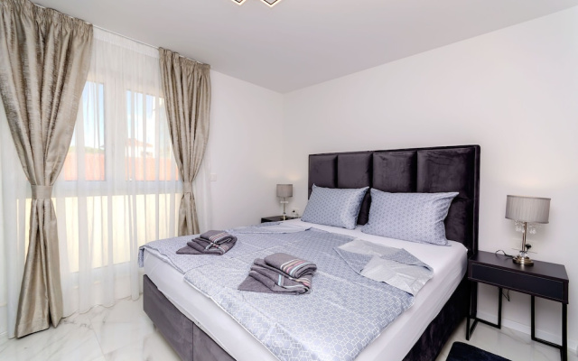 Apartments Crystal Luxury
