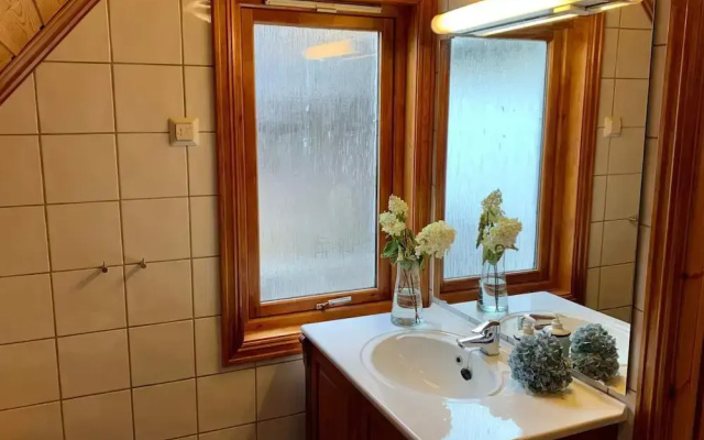 8 Person Holiday Home in Urangsvag