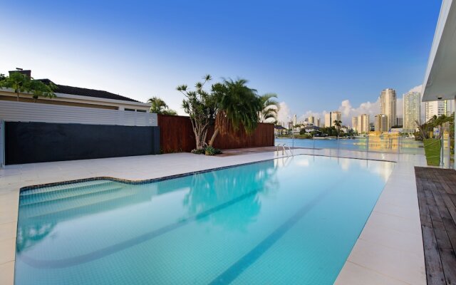 Sunrise Executive 5 Bedroom Home