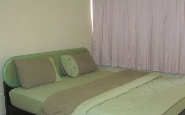 DMK Donmueang Airport Guesthouse