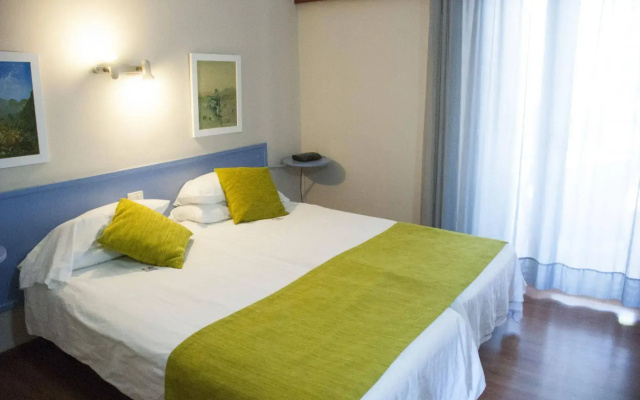 Apartamentos El Paseo