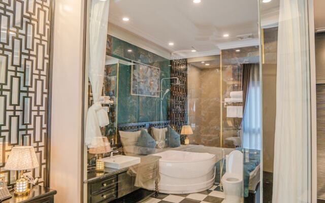 Luxury Hotel