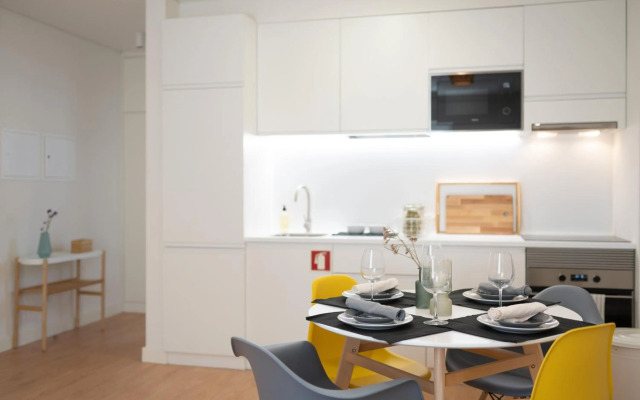 Monsanto Hill House - NO. 565 R/C D