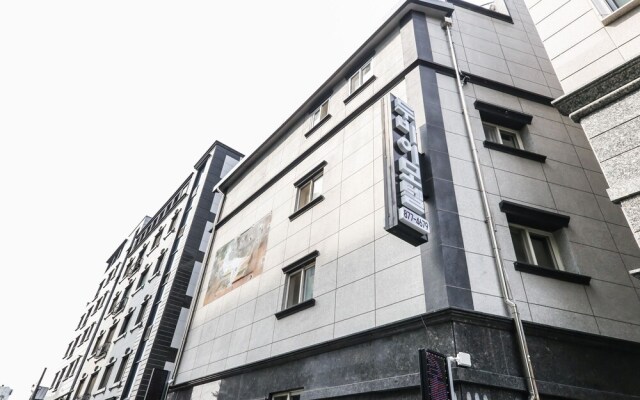 hotelImage