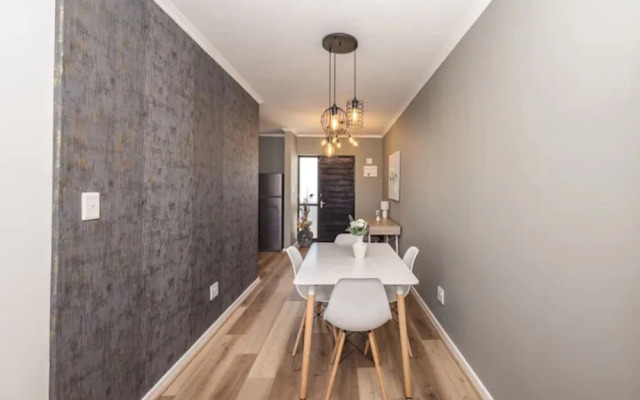 Stylish Studio Apartment in Streetart Paradise