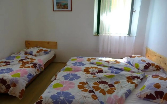 Villa Jadran - 10 m from beach - H(6+2)