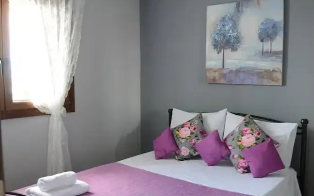 Athena Charming apt with stunning view