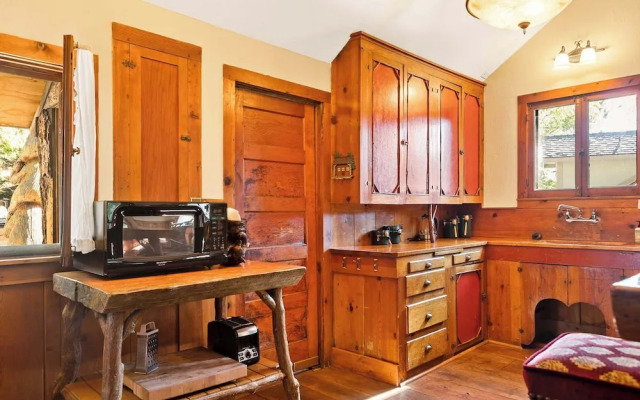 Whispering Pines Walk to Bear Mountain!