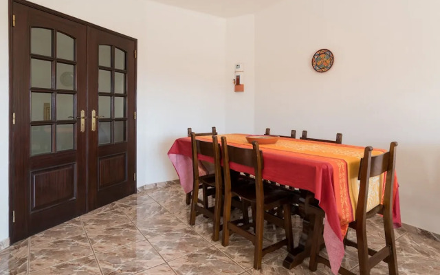 Inviting 4-bed Villa in Burgau With Private Pool