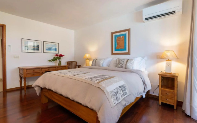 Magnificent 5 Br Villa with pool: amazing views