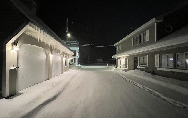 Island Pond Country Inn (Formerly the Lakefront Inn & Motel)