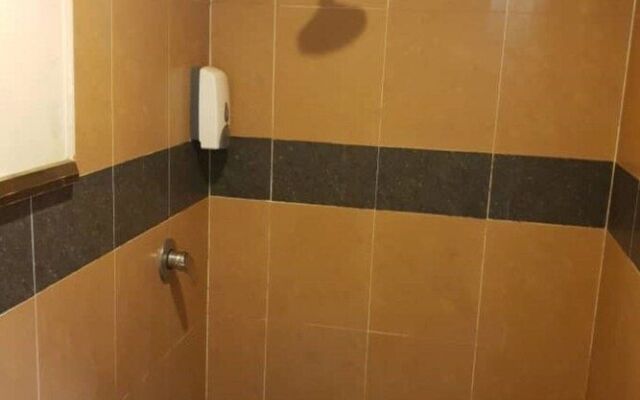 OYO 89968 Sri Sutra Hotel