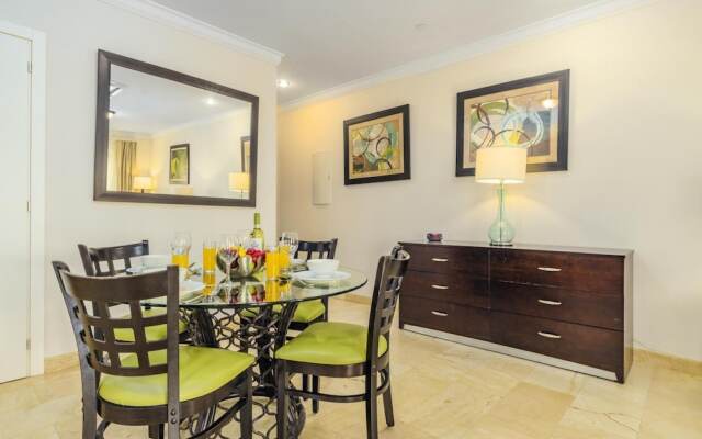 One Bedroom Condo w Amazing Views Luxurycomplex