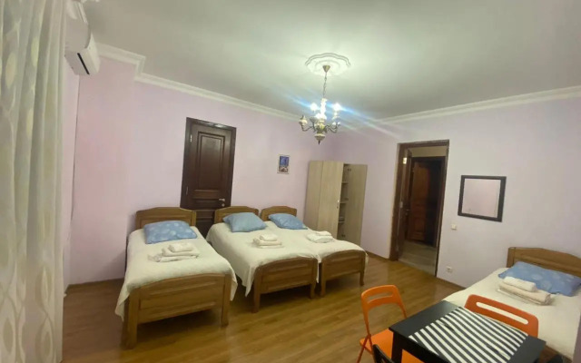 Ninoshvili Street Apartment