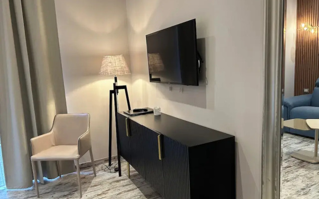 Colonna 18 Apartment by Ghor