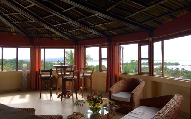 Oasis Lodge