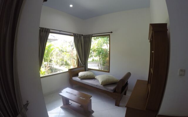 Gili Smile Bungalows