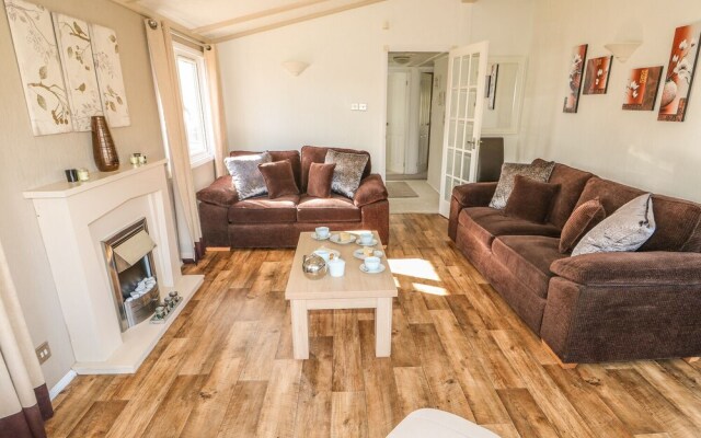 No 4 Elm Drive, Lincoln