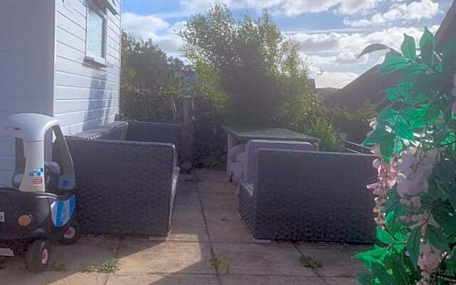 Nicolas Devon air bed and breakfast