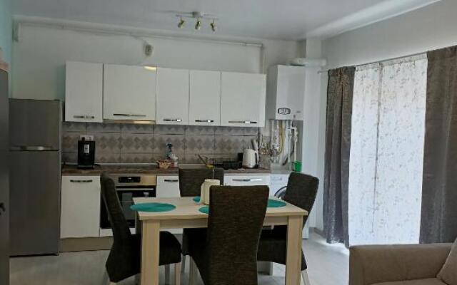 Apartament încântător cu terasa și cada cu jeturi!