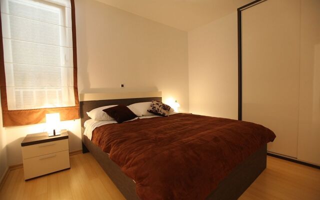 Falkenstainer Apartments Pertcane