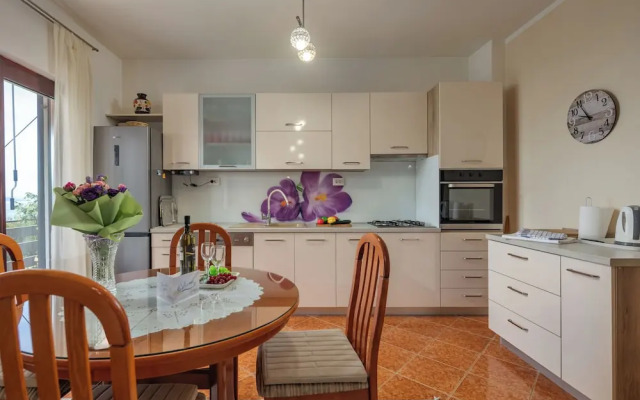 Kostrena Apartment Maja