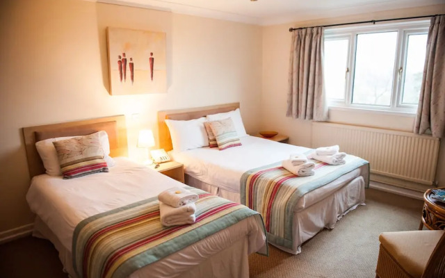 Llanwenarth Hotel & Riverside Restaurant